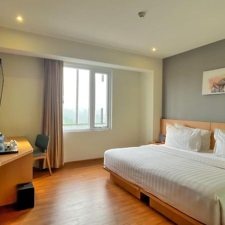 Hotel Santika Premiere אמבון מראה חיצוני תמונה