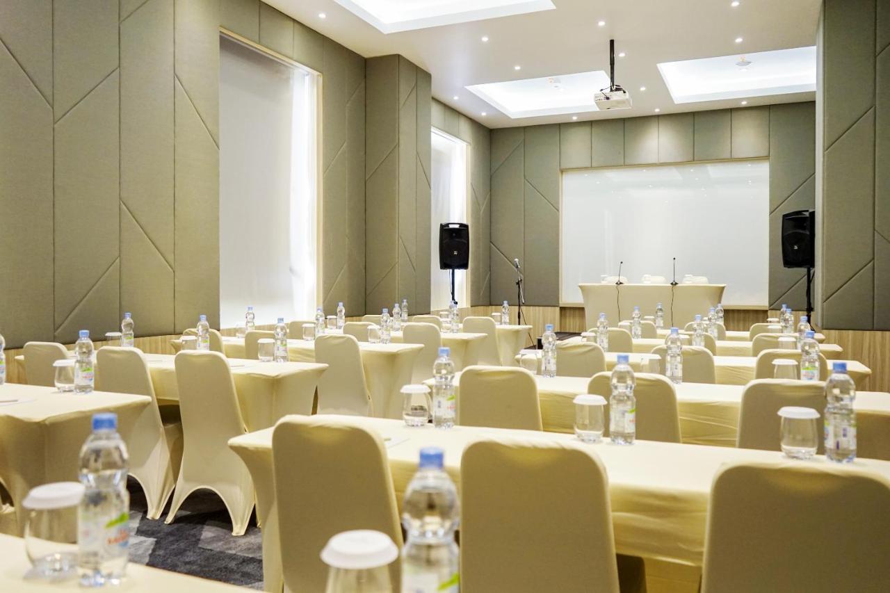 Hotel Santika Premiere אמבון מראה חיצוני תמונה