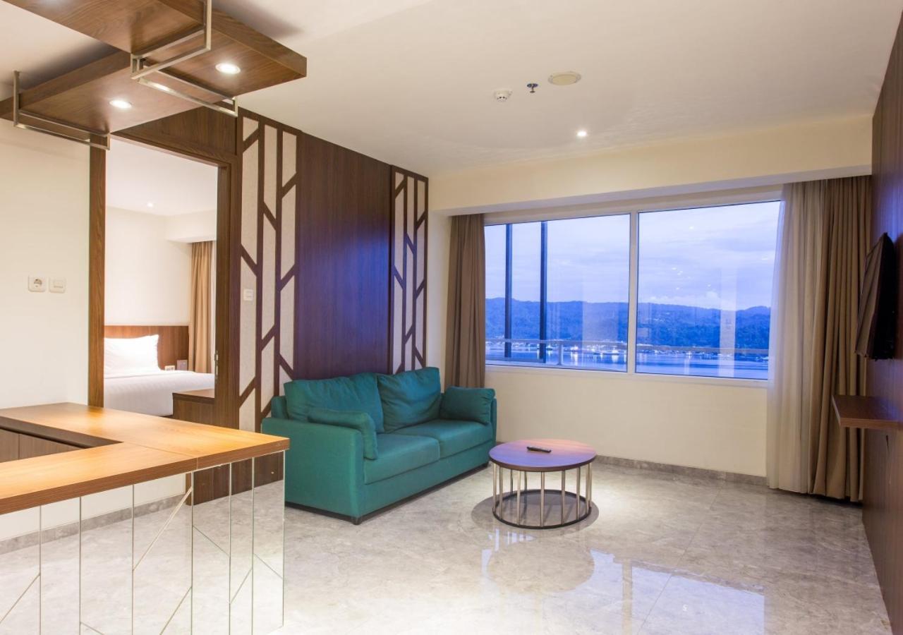 Hotel Santika Premiere אמבון מראה חיצוני תמונה