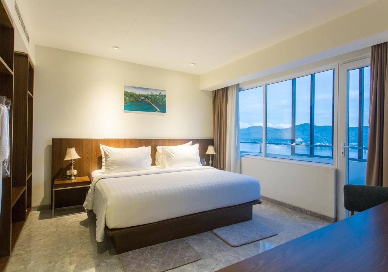 Hotel Santika Premiere אמבון מראה חיצוני תמונה
