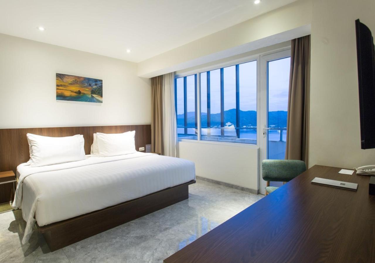 Hotel Santika Premiere אמבון מראה חיצוני תמונה