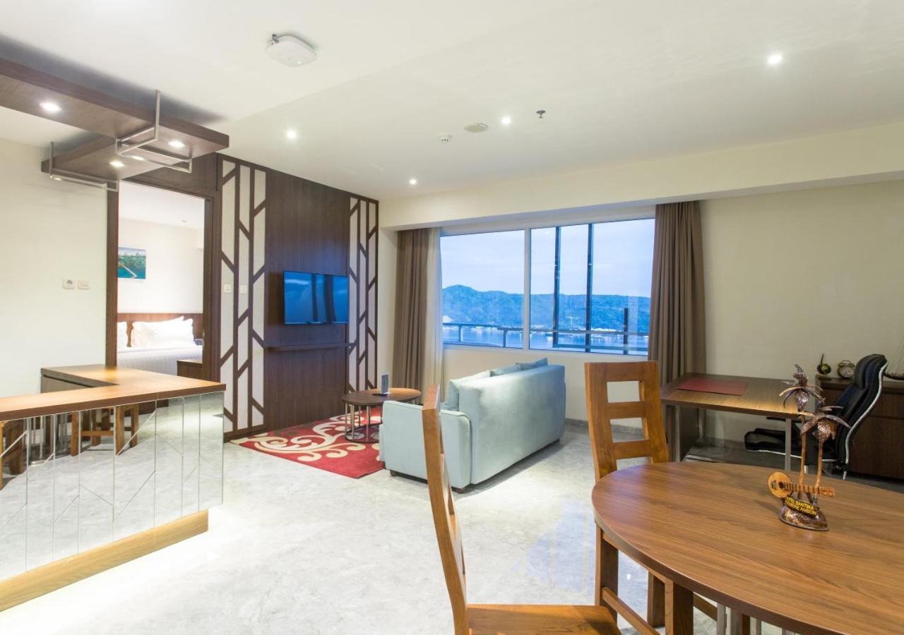 Hotel Santika Premiere אמבון מראה חיצוני תמונה